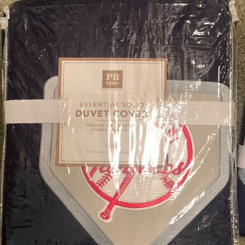 Pottery Barn Yankees Twin Duvet & Sham- opened but unused